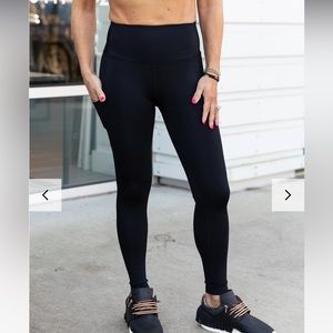 Splits 59 tread high waist techflex 7/8 leggings. Color indigo. Size small. NWT